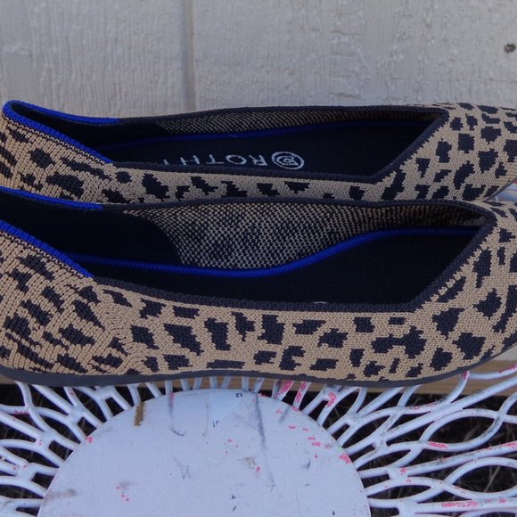 Rothys Leopard Animal Cheetah Jacquard Point Flats 6.5 Women's Flats - Picture 2 of 11